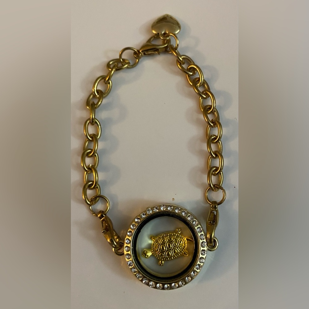 NEW Floating GOLD charm bracelet